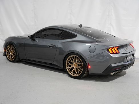 Used 2025 Ford Mustang GT Premium RWD image 3
