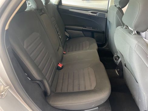 Used 2020 Ford Fusion SE FWD image 16