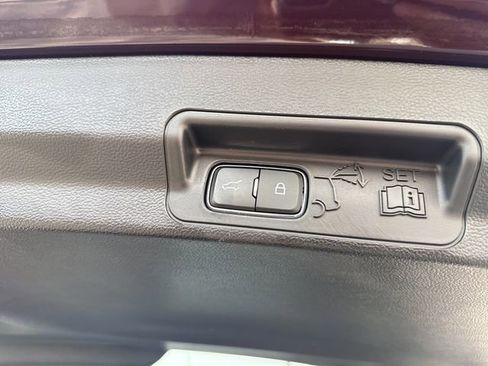 Used 2022 Ford Explorer XLT w/ Equipment Group 202A AWD/4WD image 29