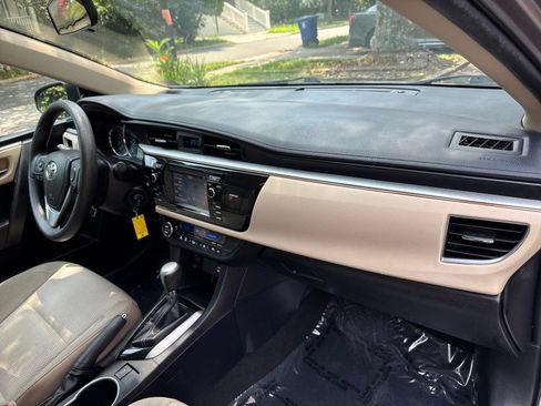 Used 2014 Toyota Corolla LE FWD image 25