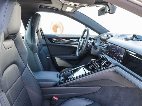 Used 2025 Porsche Panamera 4 image 20