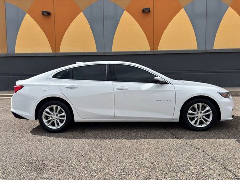 Used 2018 Chevrolet Malibu LT image 2