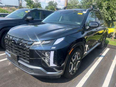 Used 2024 Hyundai Palisade SEL w/ Premium Package AWD/4WD image 3
