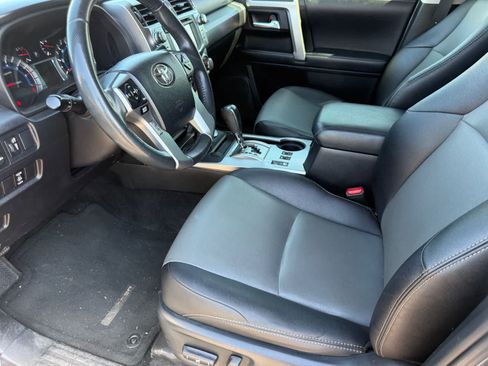 Used 2018 Toyota 4Runner SR5 Premium AWD/4WD image 16