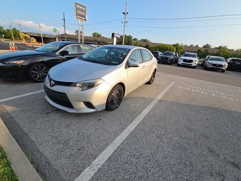 Used 2014 Toyota Corolla LE FWD image 8