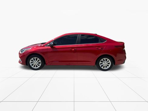 Used 2022 Hyundai Accent SEL FWD image 4