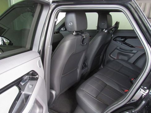 Used 2026 Land Rover Range Rover Evoque Dynamic SE image 13