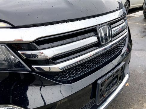 Used 2017 Honda Pilot Touring image 30