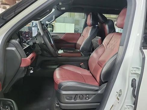 Used 2025 INFINITI QX80 Autograph AWD/4WD image 2