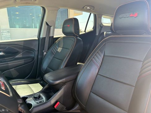 Used 2023 GMC Terrain AT4 AWD/4WD image 10