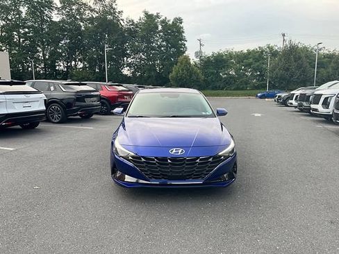 Used 2023 Hyundai Elantra Limited FWD image 13
