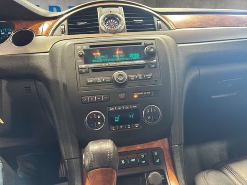 Used 2010 Buick Enclave CXL w/ Trailering Provision Package AWD/4WD image 3