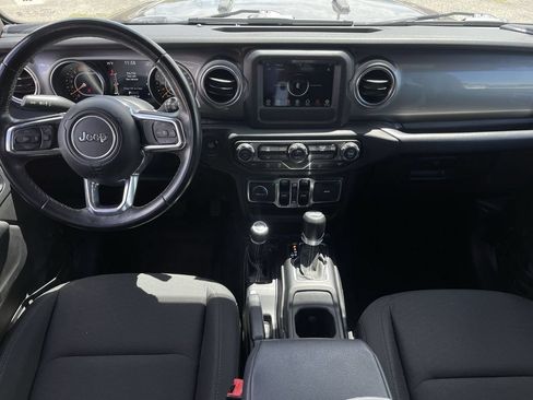 Used 2018 Jeep Wrangler Unlimited Sahara AWD/4WD image 19