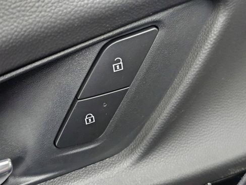 New 2026 Chevrolet Equinox LT w/ Convenience Package II FWD image 27