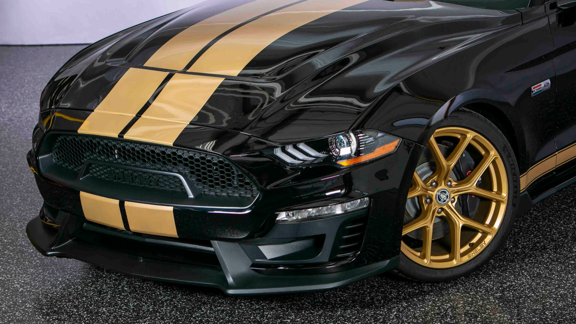 Used 2019 Ford Mustang GT Premium w/ GT Performance Package RWD image 12