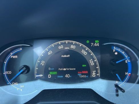 Used 2024 Toyota RAV4 SE w/ Convenience Package image 13