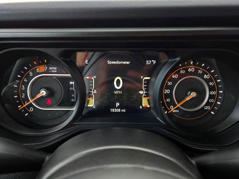 Used 2024 Jeep Wrangler Unlimited Rubicon w/ Technology Group AWD/4WD image 19
