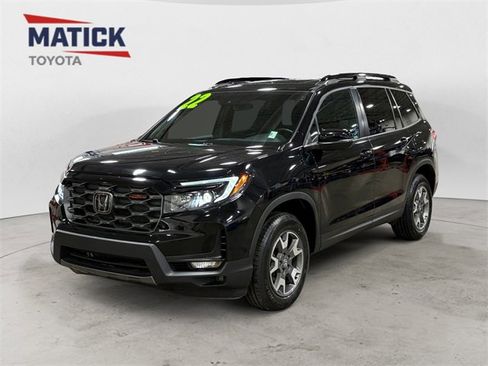 Used 2022 Honda Passport TrailSport image 3