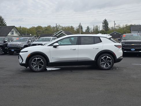 New 2026 Chevrolet Equinox EV LT image 6