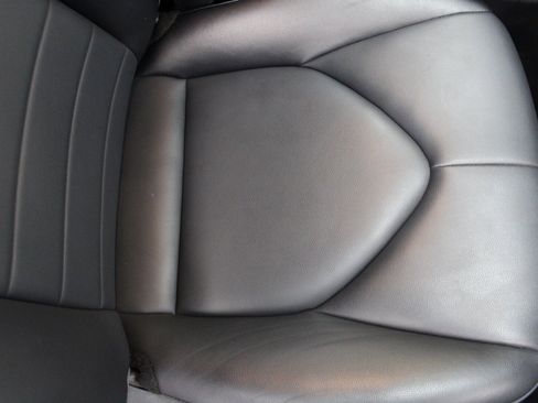 Used 2021 Toyota Highlander XLE image 32