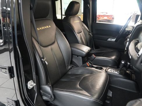 Used 2013 Jeep Wrangler Unlimited Sahara w/ Max Tow Pkg AWD/4WD image 24