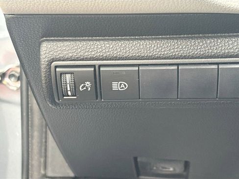 Used 2021 Toyota Corolla LE w/ Carpet Mat Package (TMS) image 10