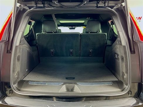 Used 2023 Cadillac Escalade ESV Premium Luxury w/ Performance Package image 28