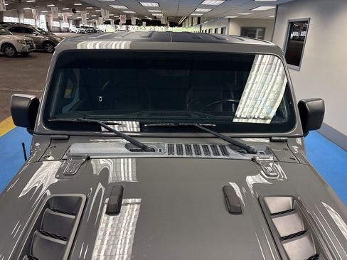 Used 2020 Jeep Gladiator Rubicon AWD/4WD image 12