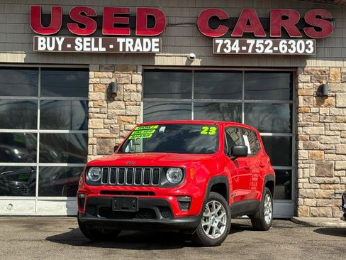 Used 2023 Jeep Renegade Latitude AWD/4WD image 1