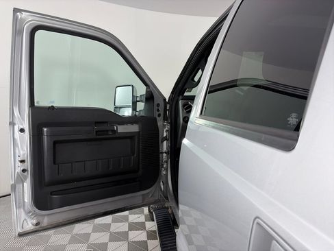 Used 2014 Ford F350 Lariat w/ Lariat Chrome Package AWD/4WD image 10