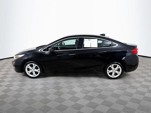 Used 2017 Chevrolet Cruze Premier FWD image 4