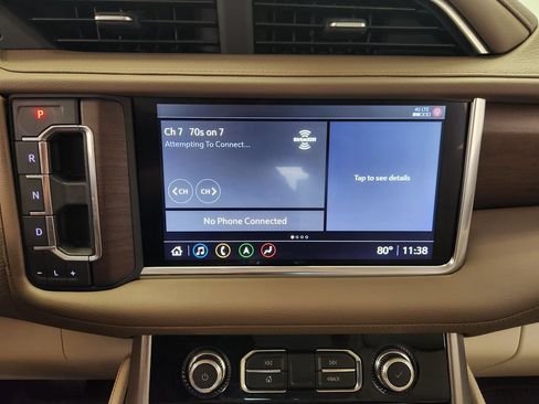 Used 2021 GMC Yukon Denali w/ Denali Premium Package AWD/4WD image 16