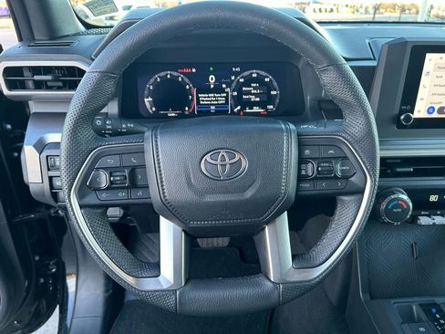 Used 2025 Toyota Tacoma TRD Off-Road image 21