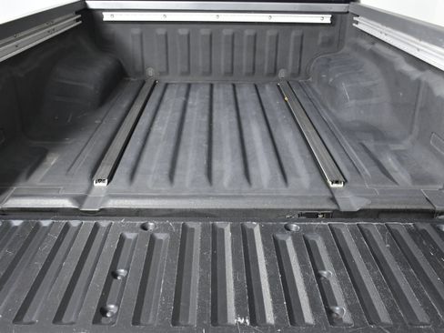 Used 2019 Nissan Frontier SL image 31