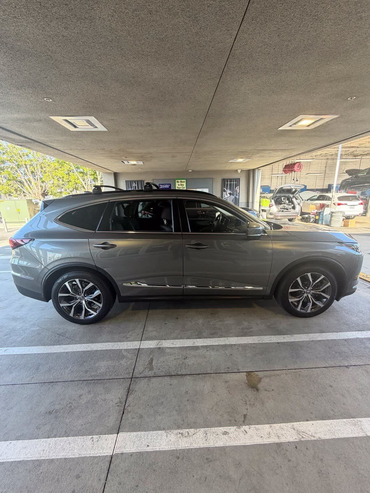 Used 2024 Acura MDX w/ Technology Package FWD image 3