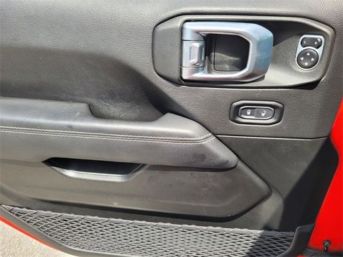 Used 2022 Jeep Wrangler Unlimited Sahara image 27