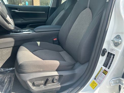 Used 2024 Toyota Camry LE w/ Convenience Package image 11