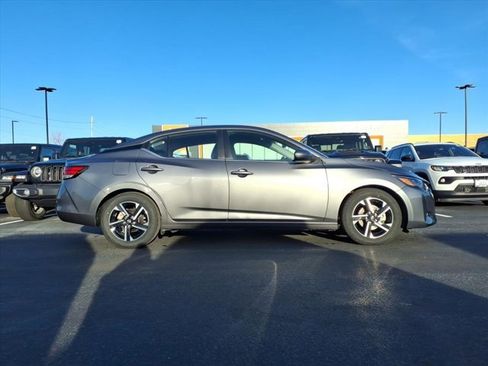 Used 2024 Nissan Sentra SV image 28