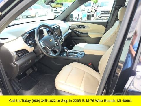 Used 2023 Chevrolet Traverse LT w/ LT Premium Package AWD/4WD image 10