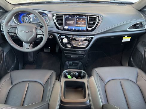 New 2026 Chrysler Pacifica Select w/ S Appearance Package image 17