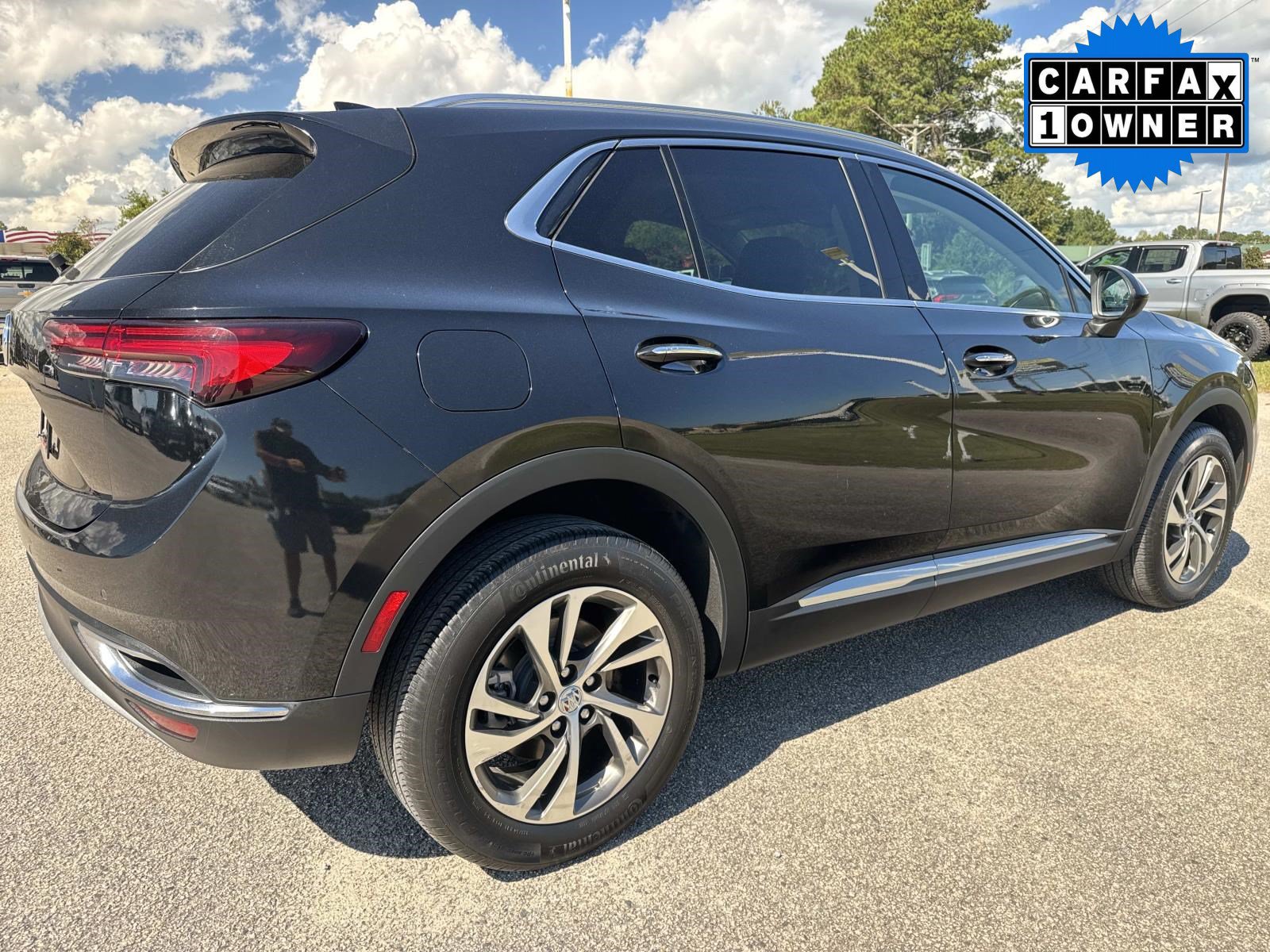 Used 2022 Buick Envision Essence w/ Safety Package FWD image 4