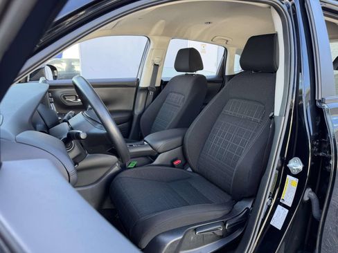 Used 2023 Honda HR-V LX image 19
