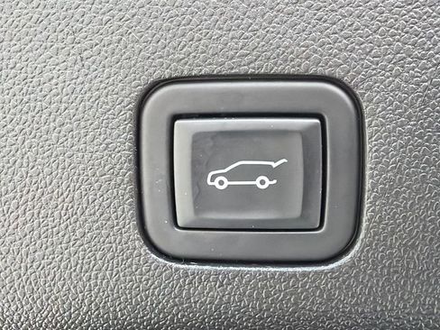 Used 2023 GMC Yukon XL Denali Ultimate image 19