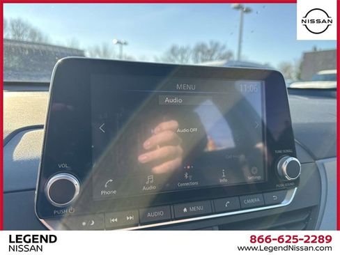 Used 2025 Nissan Altima 2.5 SR image 18