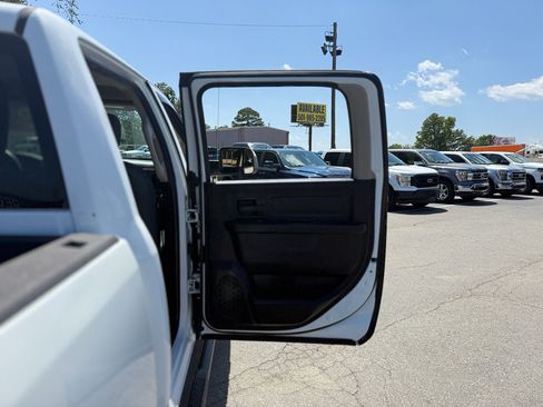 Used 2016 RAM 2500 Tradesman w/ Chrome Appearance Group AWD/4WD image 29