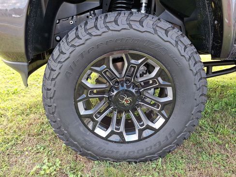 New 2025 RAM 2500 Big Horn AWD/4WD image 18