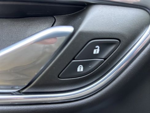 Used 2023 GMC Yukon AT4 image 27