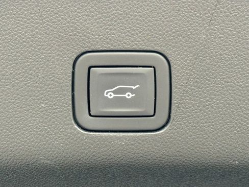 Used 2023 GMC Yukon Denali Ultimate w/ LPO, Floor Liner Package AWD/4WD image 15