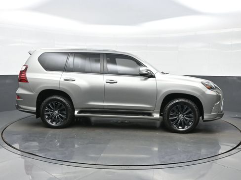 Used 2021 Lexus GX 460 Premium w/ Accessory Package AWD/4WD image 7