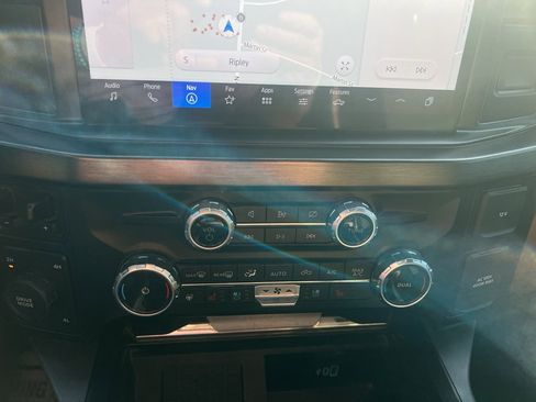 Used 2024 Ford F250 Lariat w/ Chrome Package image 26